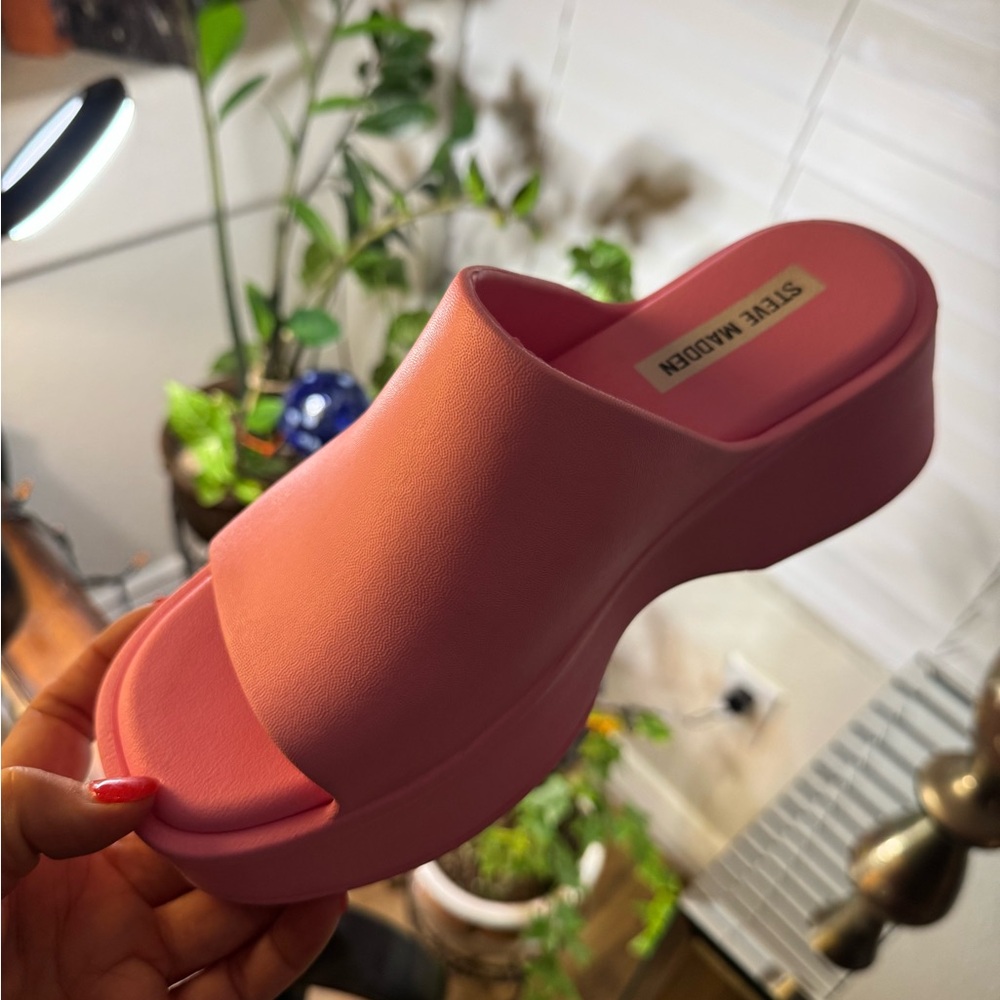 Steve Madden Bright Pink Platform Mules - Picture 9 of 11